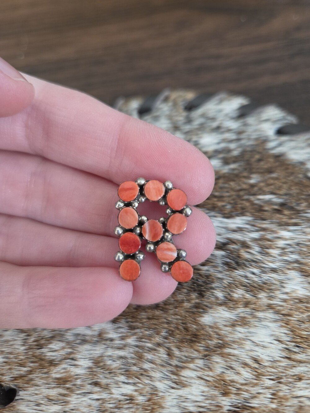 Spiny Oyster R Pendant - Picture 3 of 3